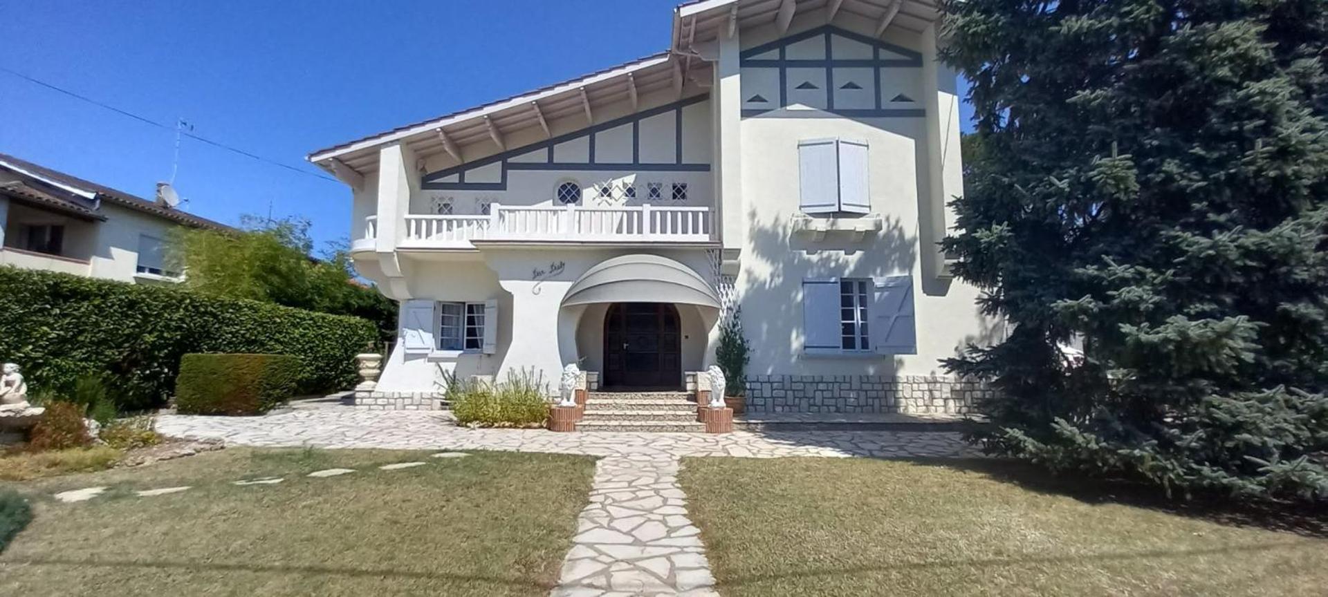 La Maison Basque Sainte-Livrade-sur-Lot Zewnętrze zdjęcie
